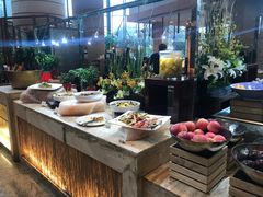 自助取餐区-松山湖凯悦酒店·Café自助餐厅·周末火舞秀表演