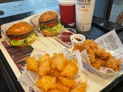-The Habit Burger Grill 哈比特汉堡(世博店)