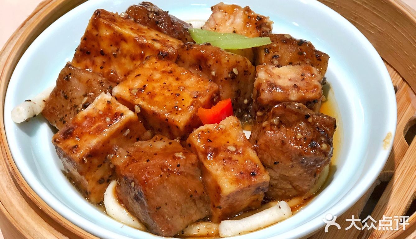 中山公园又现排队王，正宗广式茶点，现点现蒸，口味很嗲