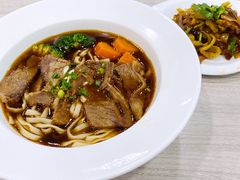 金牌红烧牛肉面-康师傅私房牛肉面(北京南站店)