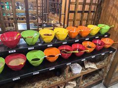 -果松木炭酸菜铜火锅·外婆参鸡汤