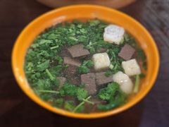 鸭血油豆腐汤-大龙汤包