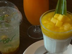 -Chom Cafe and Restaurant
