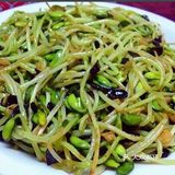 自家种的黑豆芽炒着吃