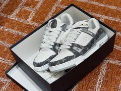 -LV路易威登(杭州万象城店)