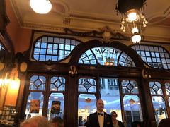 -Majestic Café