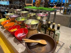 自助调料区-康帝国际酒店-艾斯本自助西餐厅