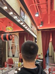 -东方先生国潮男士理发馆
