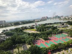 -迈豪国际酒店-百老汇旋转西餐厅