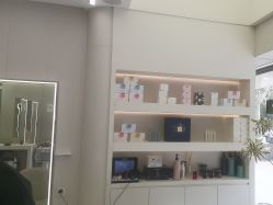 -PE SALON