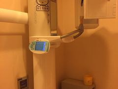 -瑞尔齿科(南京东路名人诊所)