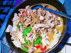 老坛酸菜味泡锅牛蛙-蛙来哒(汇一城黑金冠店)