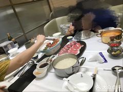 -红鼎豆捞·非遗鲍皇汤火锅(宝丰路店)