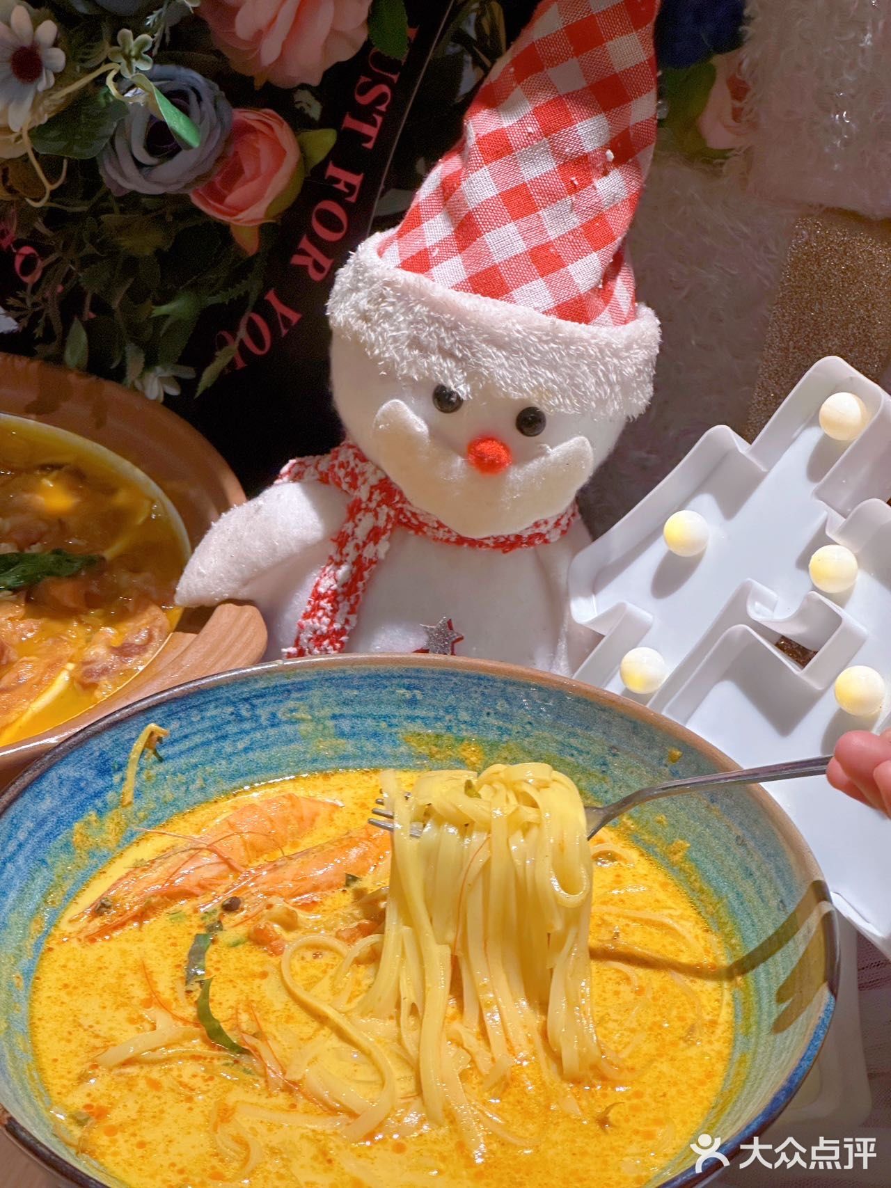 被西安这家泰餐硬控一整天！圣诞氛围美哭了[流泪]