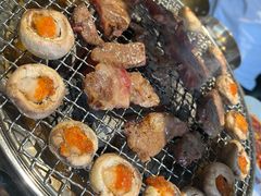 -草家酱蟹炭火烤肉店(珲春南路一店)