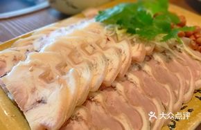 Steamed LuChuan Pig Trotter