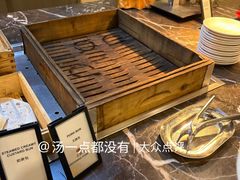 -广州万富希尔顿酒店·感趣自助餐厅·金秋蟹宴生蚝海鲜刺身