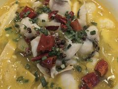 -渝是乎酸菜鱼(龙旗购物中心店)