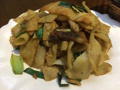 腊肉炒豆丝-全聚贤餐厅·湖北家常菜(沙湖店)