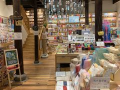 -猫的天空之城概念书店(杭州南宋御街店)