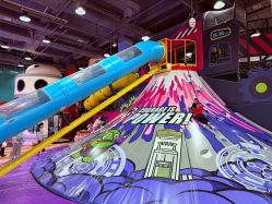 -欧酷世界动力星球(王府井奥莱UP TOWN店)