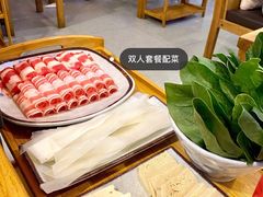 -毛辣果·贵州红酸汤牛肉火锅(西单店)