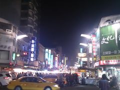 -六合夜市