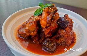 Huangshan Plum Sauce Pork Ribs