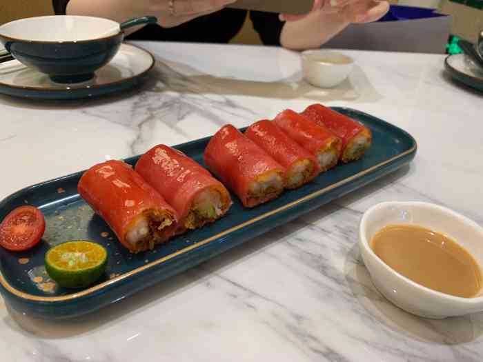 正哥点心专家(国大店)-"地方还是很好找的,国大三楼出电梯就能看到.