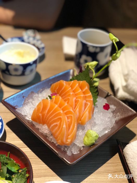 小山日本料理(颐堤港店)-三文鱼刺身-菜-三文鱼刺身图片-北京美食