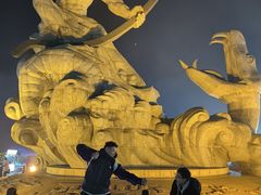 -巴陵广场