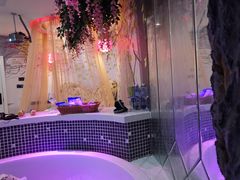 -梦幻城堡轻奢实景酒店(川大望江校区地铁站店)