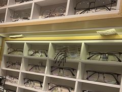 -沫芮眼镜·蔡司官方授权店(人民广场店)