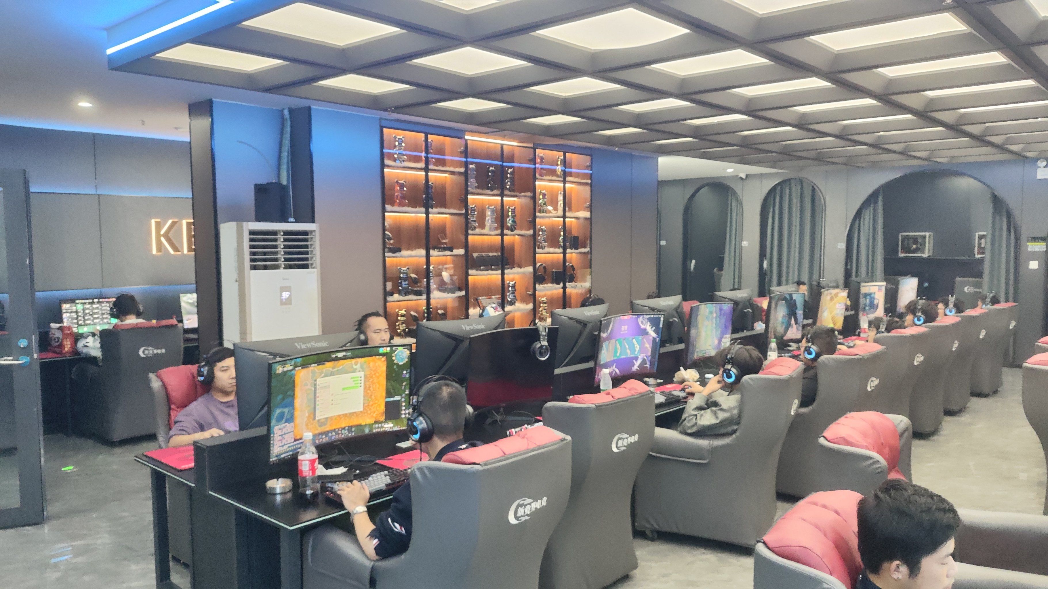 城市尝鲜计划#电竞网咖挺好的,环境干净