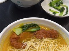 -上海浦东中心万枫酒店