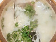秀水砂锅鱼头-千岛湖鱼味馆(十字街总店)