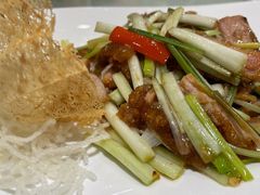 鲜虾葱段猪颈肉-广州中心皇冠假日酒店·百粤楼