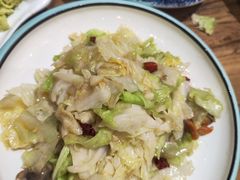 手撕包菜-东来菜馆•手抓海鲜家常菜•海鲜锅贴(鸽子窝店)