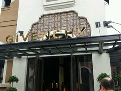 -GIVENCHY(比斯特苏州购物村店)
