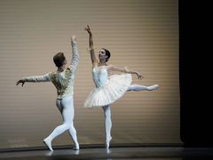 -交通银行前滩31演艺中心