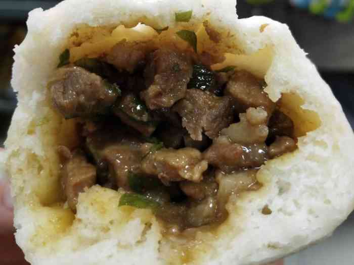 栾蒲包(世光路店)-"挺干净的,包子馅像山菜,味道挺好.