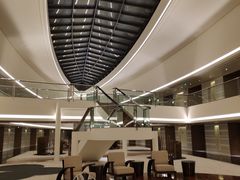 -上海滴水湖皇冠假日酒店