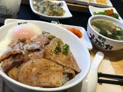 日出千层五花-熊吞·大碗丼烧肉饭(西市场嘉华店)