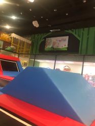 -玩塾品格乐园(宇宙太空龙旗店)