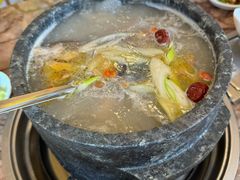 -鲁朗纳麦石锅鸡庄园
