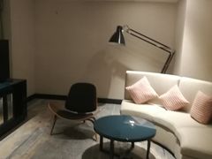 -红方格精致酒店(泸州金融中心万象汇店)