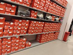 -NIKE上海青浦换季优惠店