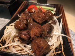 -穹六人间 people 6(岳阳路店)