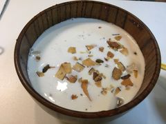 -志龙皇冠吃货椰子铺