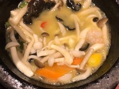 石锅小煮鲜杂菌-敏珠拉姆藏餐·南京厨房(富春江东街店)